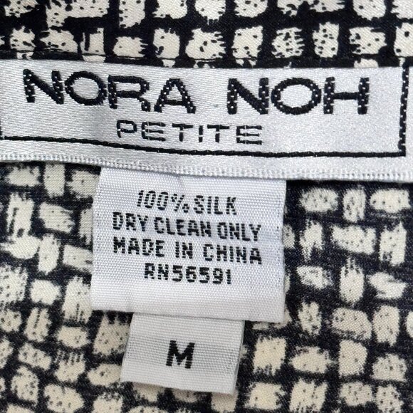 Nora Noh Silk Pet Sz M Blouse Button Up Shirt Long Sleeve Black/White Spots - Picture 11 of 11